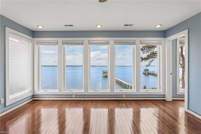 106 Dandy View LN, Yorktown, VA 23692