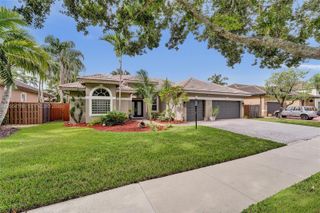 16366 N Mariposa Cir N, Pembroke Pines, FL 33331