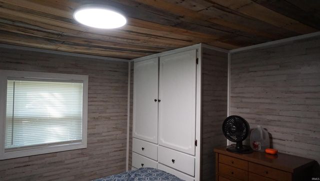 12733 Yellowbanks Trail 69 N, Dale, IN 47523