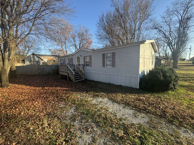 432 Andrews Ave, Hartsville, TN 37074