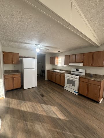 432 Andrews Ave, Hartsville, TN 37074