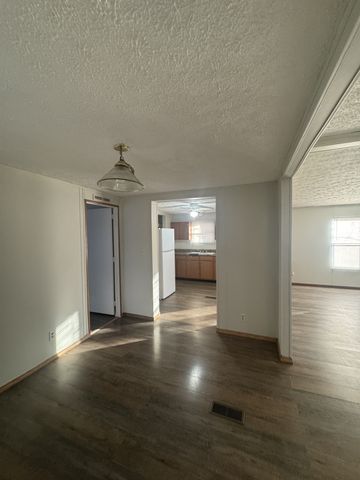 432 Andrews Ave, Hartsville, TN 37074