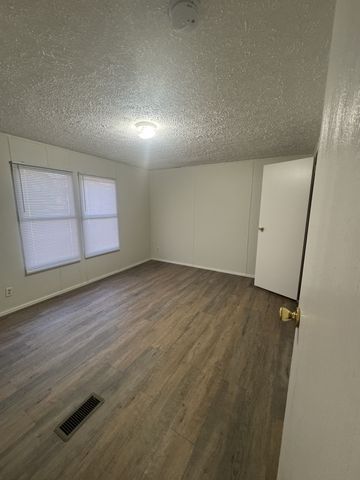 432 Andrews Ave, Hartsville, TN 37074