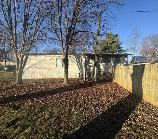 432 Andrews Ave, Hartsville, TN 37074