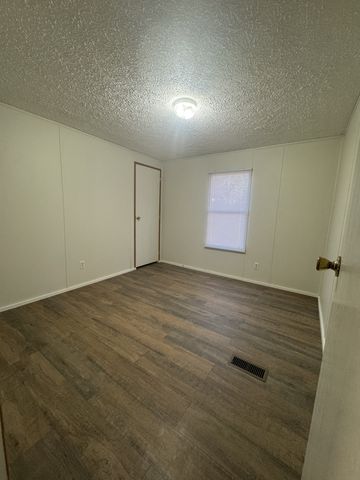 432 Andrews Ave, Hartsville, TN 37074