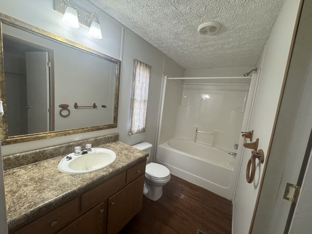 432 Andrews Ave, Hartsville, TN 37074