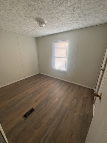 432 Andrews Ave, Hartsville, TN 37074