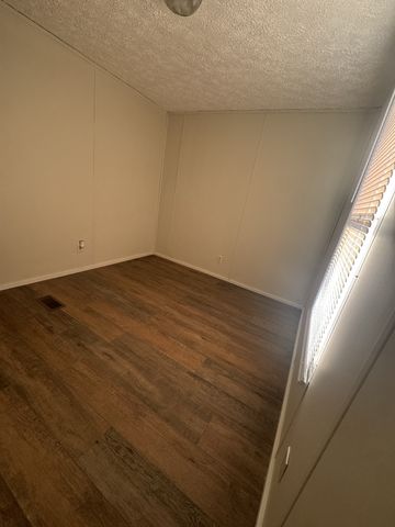 432 Andrews Ave, Hartsville, TN 37074