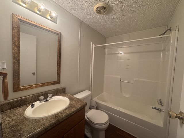 432 Andrews Ave, Hartsville, TN 37074