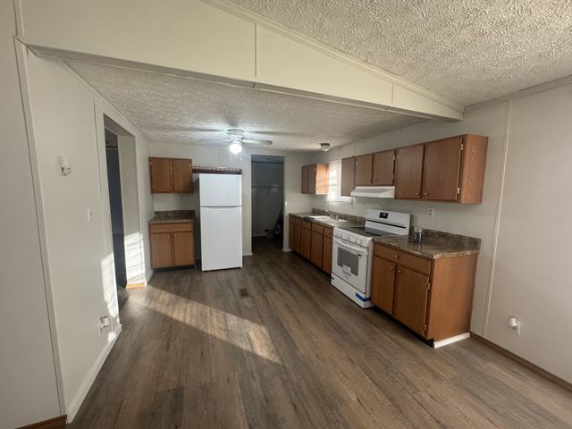 432 Andrews Ave, Hartsville, TN 37074