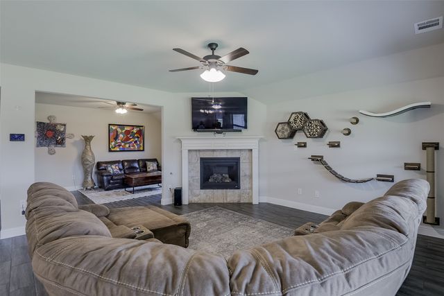 173 Hackney Street, Waxahachie, TX 75165
