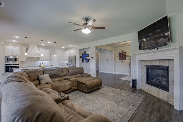 173 Hackney Street, Waxahachie, TX 75165