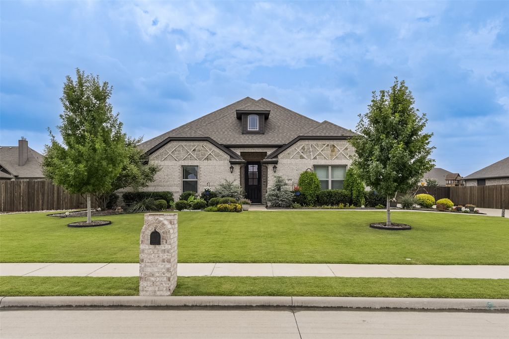 173 Hackney Street, Waxahachie, TX 75165