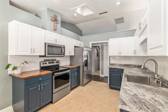 340 NW 233RD TERRACE, Newberry, FL 32669