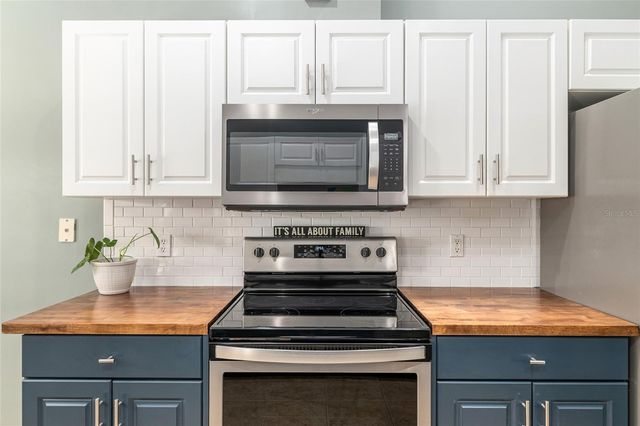 340 NW 233RD TERRACE, Newberry, FL 32669