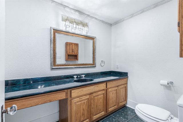 721 W Washington St., Sherman, TX 75092