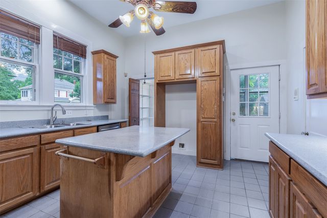 721 W Washington St., Sherman, TX 75092