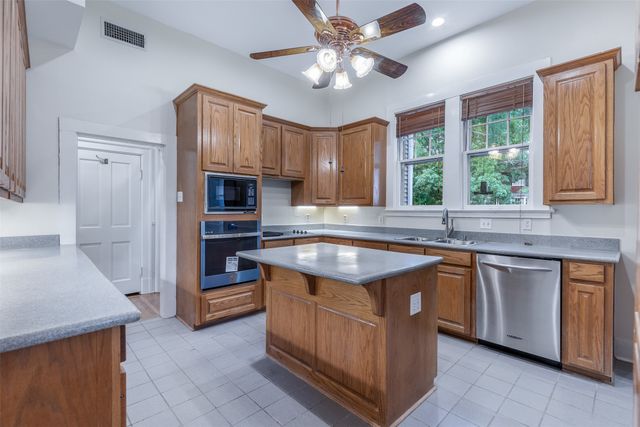 721 W Washington St., Sherman, TX 75092