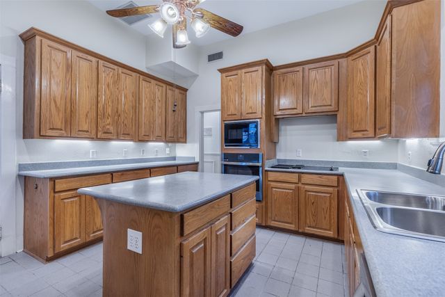 721 W Washington St., Sherman, TX 75092