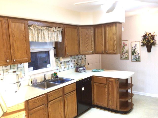 107 Myrtle Trace Dr., Conway, SC 29526