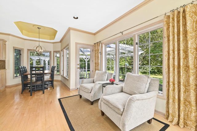 261 Steeple Pointe CIRCLE, Delafield, WI 53018