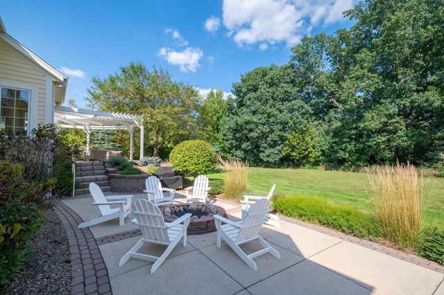 261 Steeple Pointe CIRCLE, Delafield, WI 53018