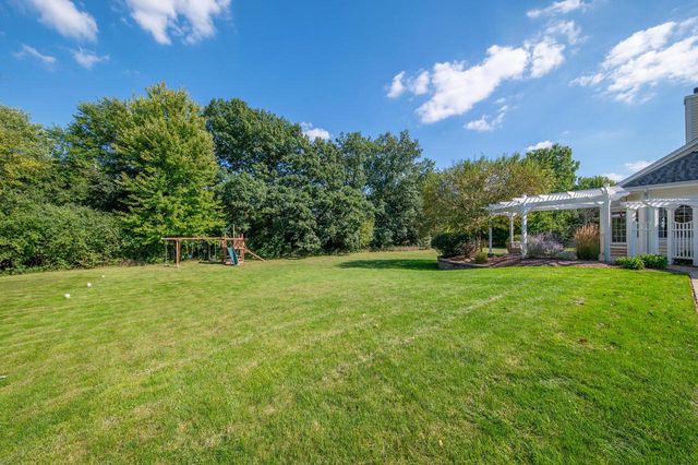 261 Steeple Pointe CIRCLE, Delafield, WI 53018