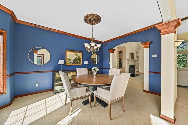 261 Steeple Pointe CIRCLE, Delafield, WI 53018