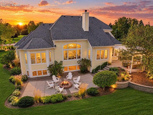 261 Steeple Pointe CIRCLE, Delafield, WI 53018