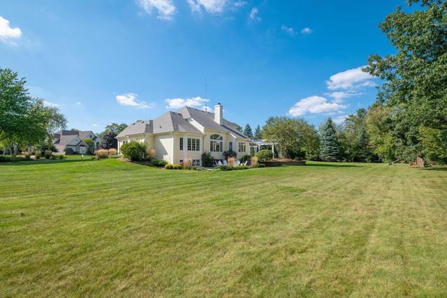 261 Steeple Pointe CIRCLE, Delafield, WI 53018