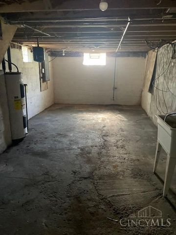 112 W Leslie Avenue, Woodlawn, OH 45215