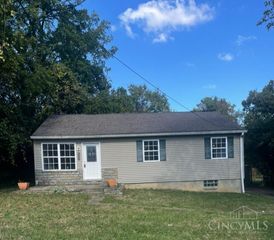 112 W Leslie Avenue, Woodlawn, OH 45215