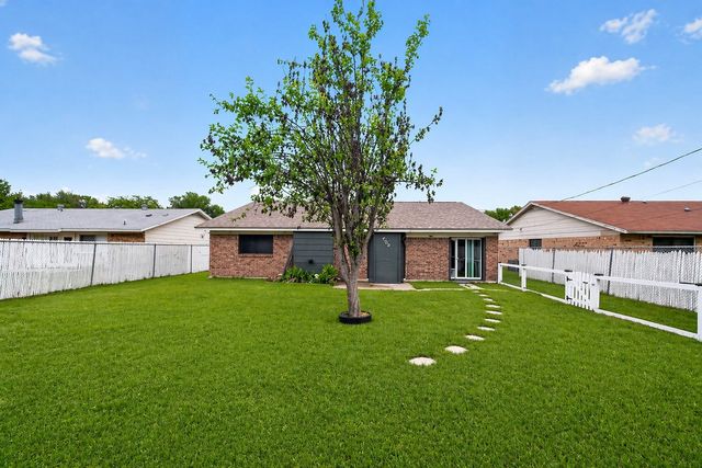 409 Southlake Drive, Forney, TX 75126