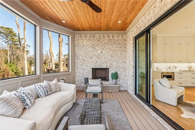 825 Kenry Court, Atlanta, GA 30342