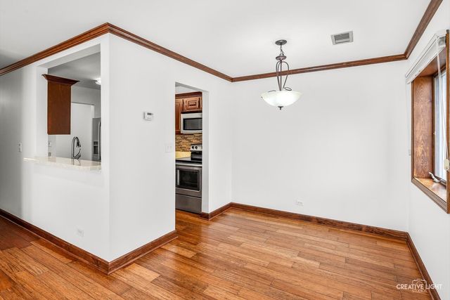 907 Curtiss Street 101, Downers Grove, IL 60515