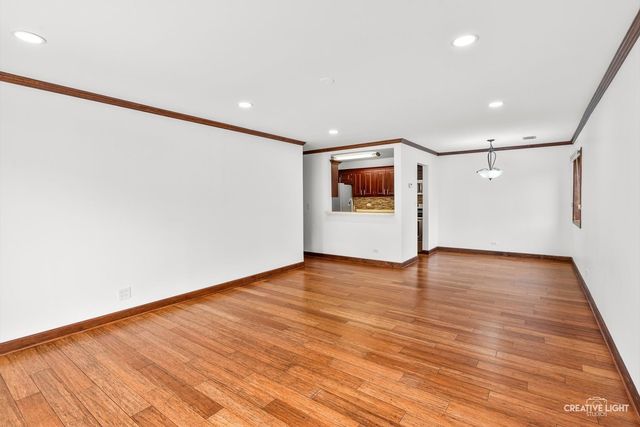 907 Curtiss Street 101, Downers Grove, IL 60515