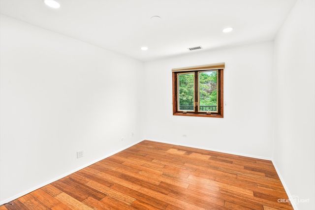 907 Curtiss Street 101, Downers Grove, IL 60515