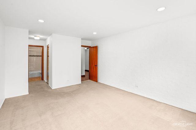 907 Curtiss Street 101, Downers Grove, IL 60515