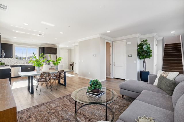 1476 Monument Ln, Fairfield, CA 94533