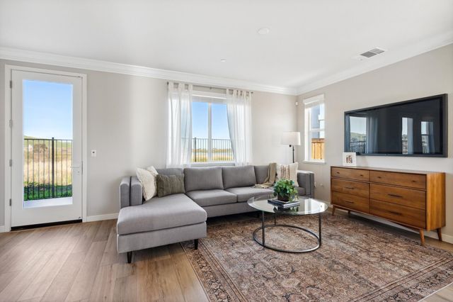 1476 Monument Ln, Fairfield, CA 94533