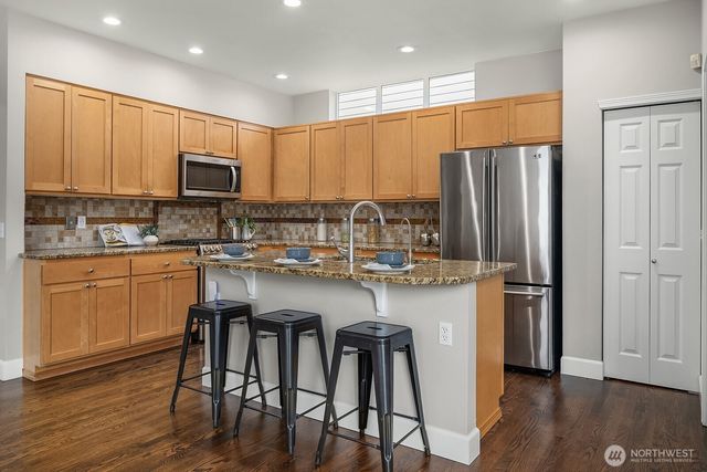 7306 Douglas Avenue SE, Snoqualmie, WA 98065