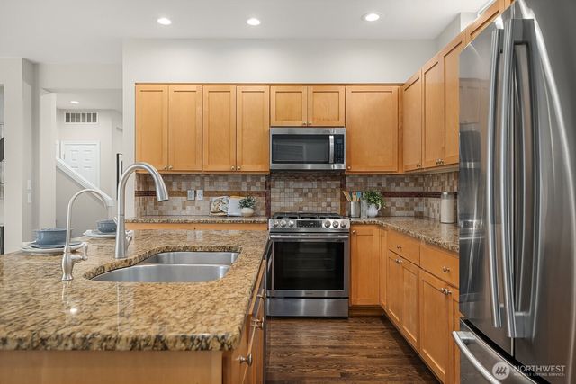 7306 Douglas Avenue SE, Snoqualmie, WA 98065