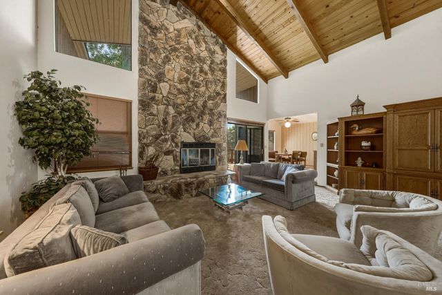 2810 Greenway Dr, Kelseyville, CA 95451