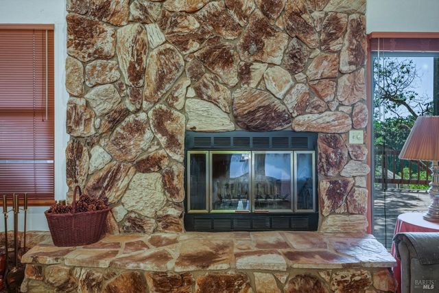 2810 Greenway Dr, Kelseyville, CA 95451