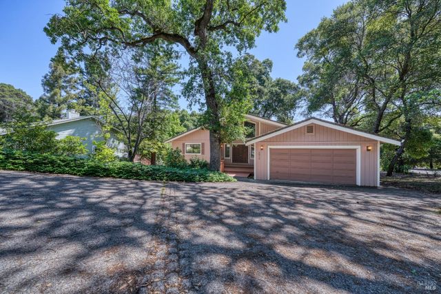 2810 Greenway Dr, Kelseyville, CA 95451