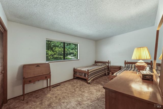 2810 Greenway Dr, Kelseyville, CA 95451