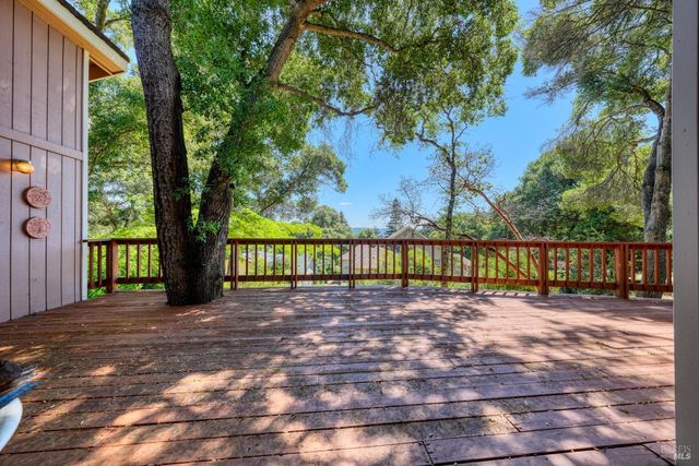 2810 Greenway Dr, Kelseyville, CA 95451