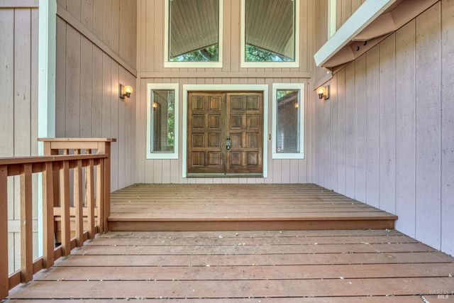 2810 Greenway Dr, Kelseyville, CA 95451