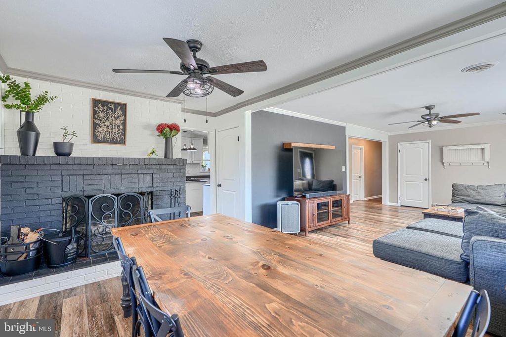 Image 9 of property listing at 1314 E CHURCHVILLE RD, Bel Air, MD 21014