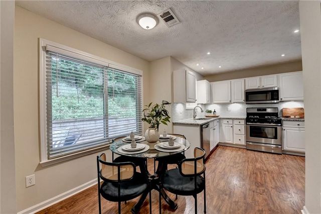 5278 Underhill Lane, Sugar Hill, GA 30518